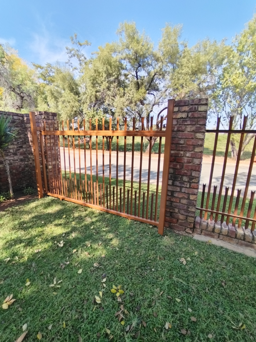 4 Bedroom Property for Sale in Jan Kempdorp Northern Cape